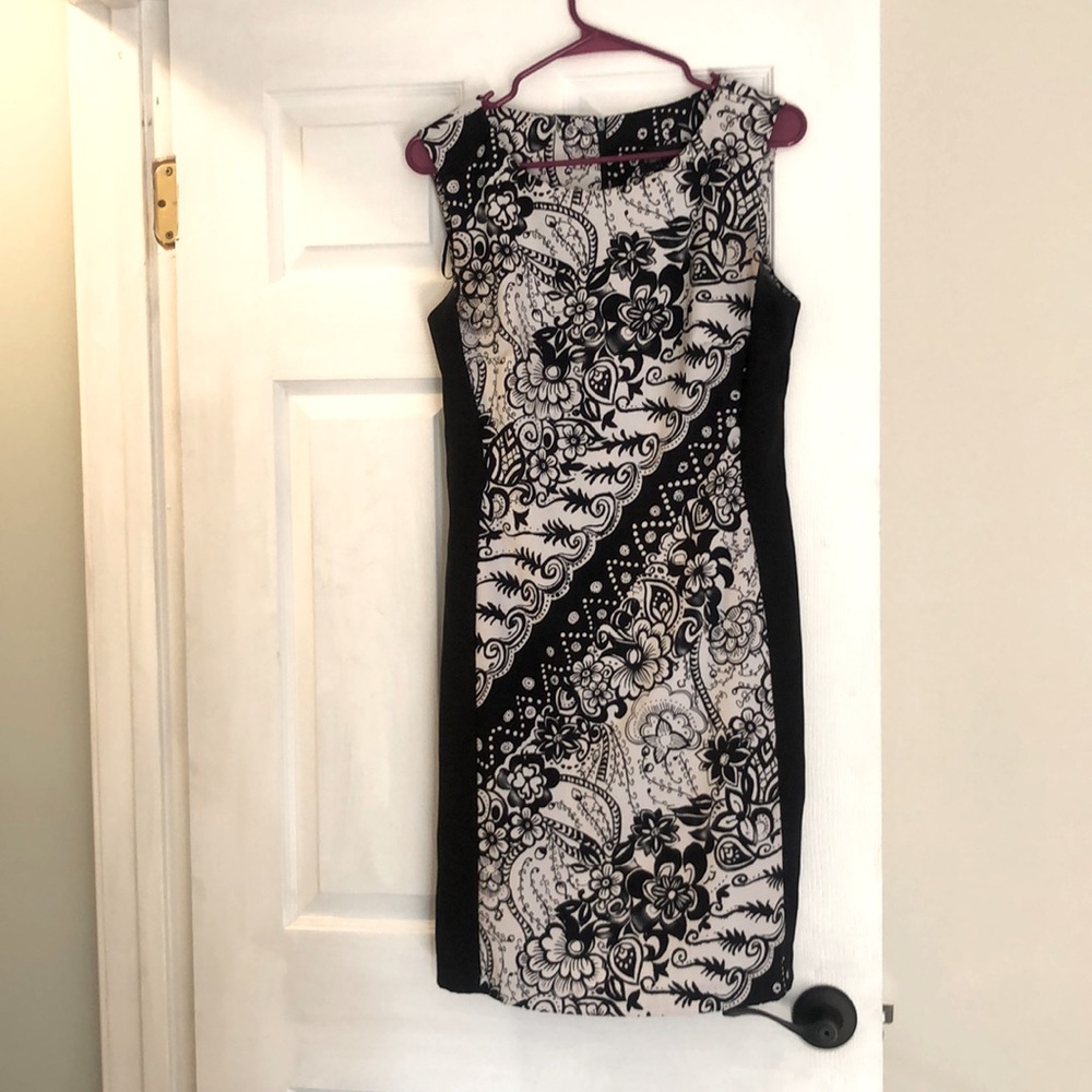 Black and whit slimming dress